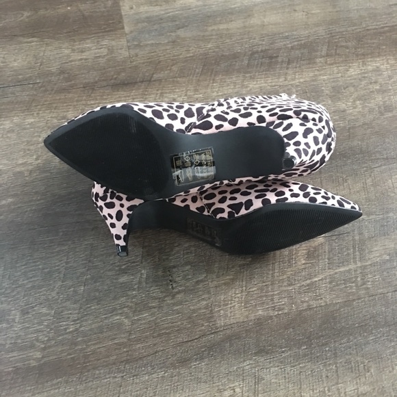 Qupid Ankle Booties Animal Print Kitten Heel-SZ 6 - Picture 7 of 7